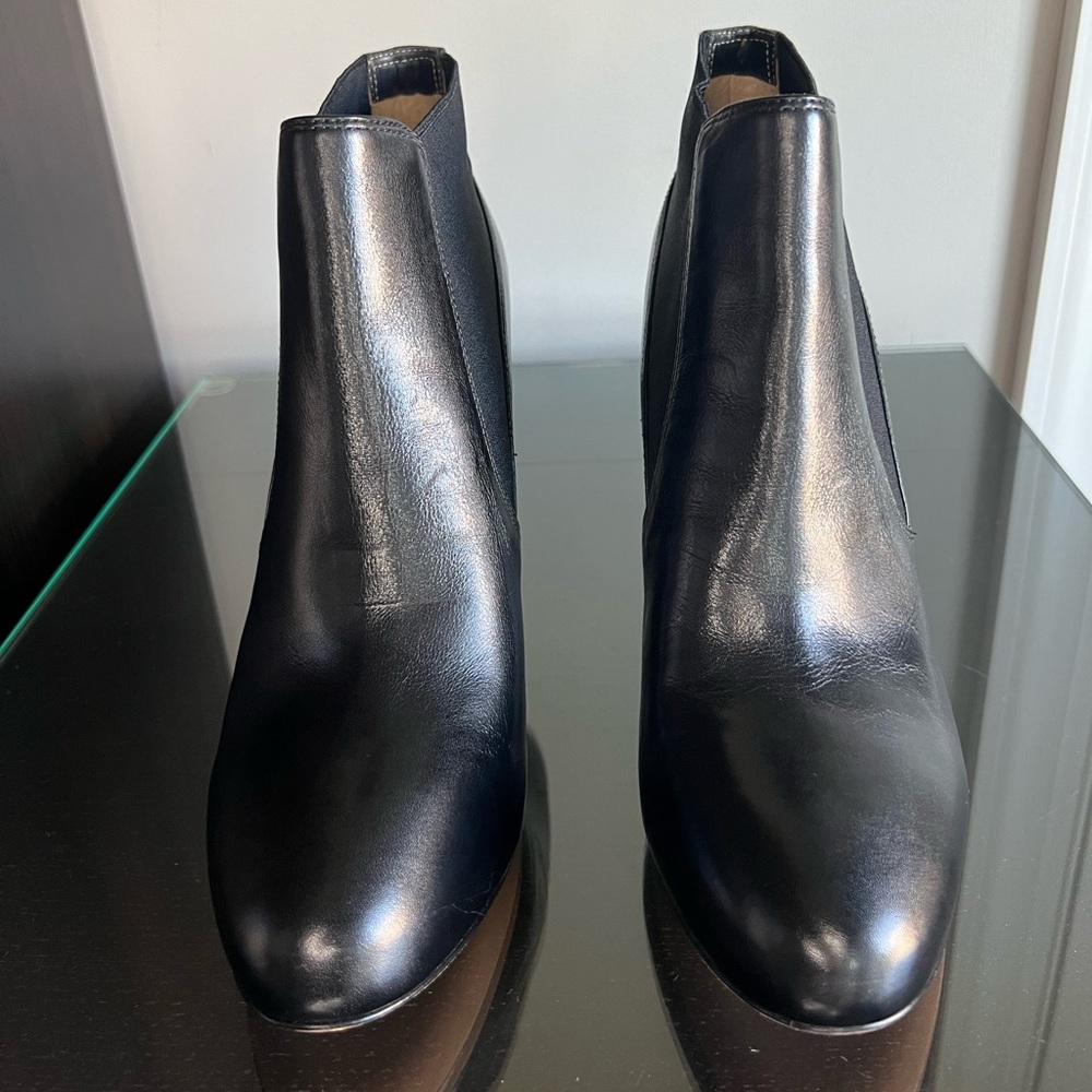 Via Spiga black leather ankle bootie